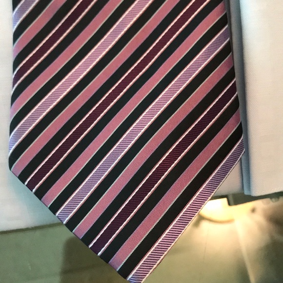 Tie - Picture 2 of 3